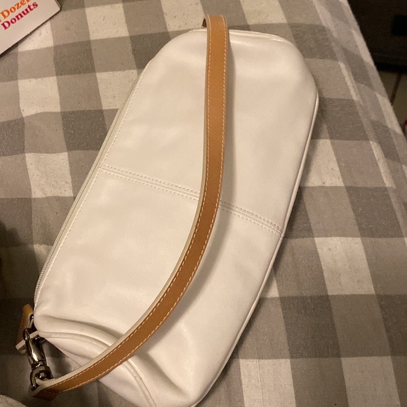 Ralph Lauren hand bag - Picture 6 of 7